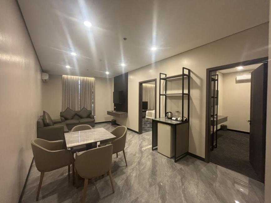 Iloilo Grand Hotel Экстерьер фото